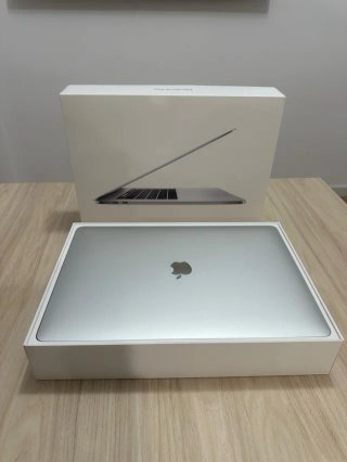 ÚLTIMAS UNIDADES MacBook Pro Touch Bar 15” (modelo