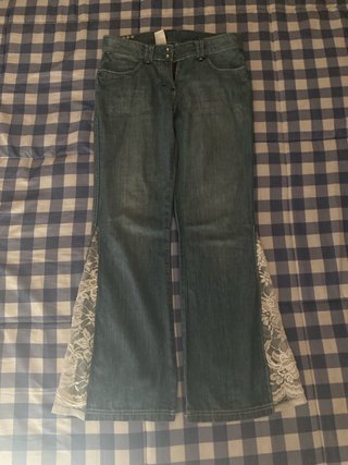 Pantalones campana tiro bajo con encaje y2k