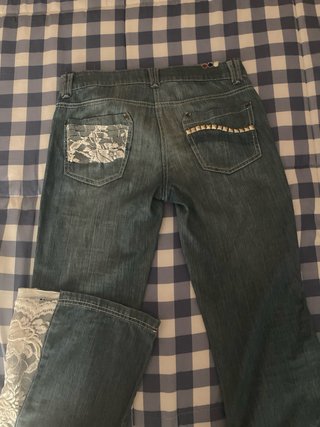 Pantalones campana tiro bajo con encaje y2k