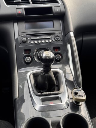 PEUGEOT 3008 1.6 HDi 110 CV – DIÉSEL