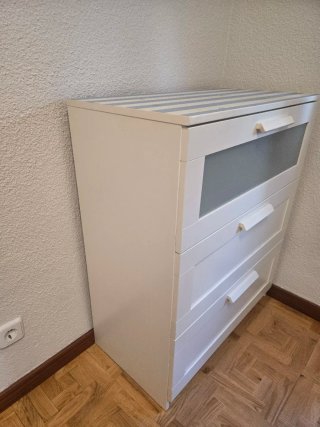 Cómoda Blanca con Tres Cajones