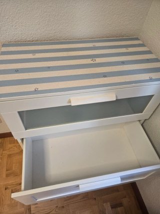 Cómoda Blanca con Tres Cajones