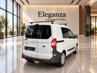 Ford Transit Courier | 5 plazas y garantía