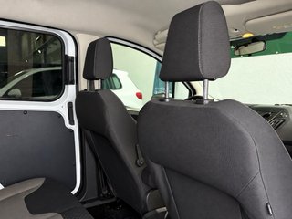 Ford Transit Courier | 5 plazas y garantía