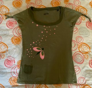 Camiseta IGGY INK verde con libélula talla M