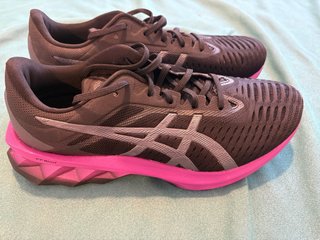 Zapatillas Asics Novablast 1 Talla 40