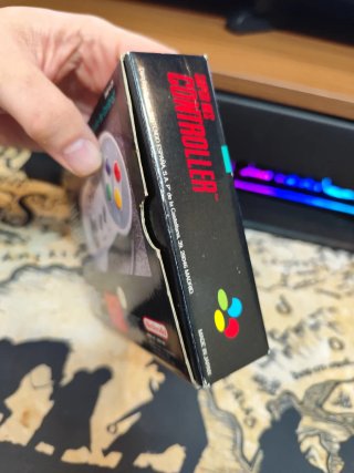 Mando Super Nintendo (SNES) en caja
