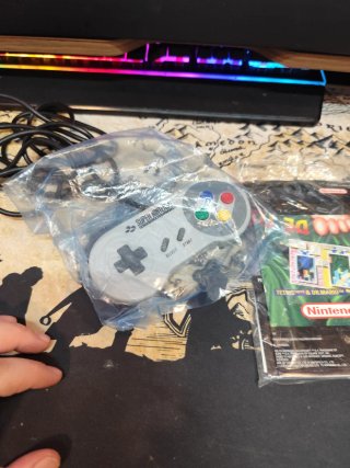 Mando Super Nintendo (SNES) en caja