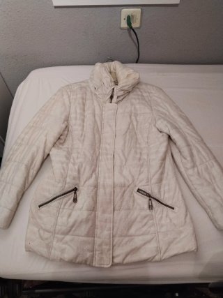 Chaqueta beige acolchada talla M
