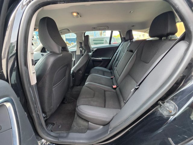 Volvo V60 D2 Summum Automático, Nacional