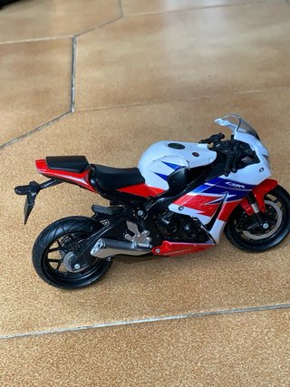 Moto Honda CBR a escala 1/12