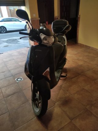 Honda Lead 110 Negra