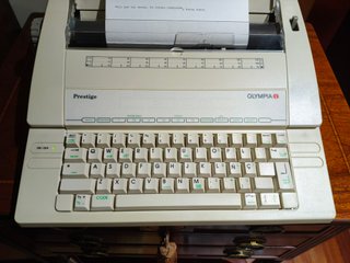 Maquina de escribir Olimpia Prestige nueva