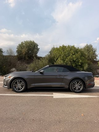 FORD MUSTANG CABRIO