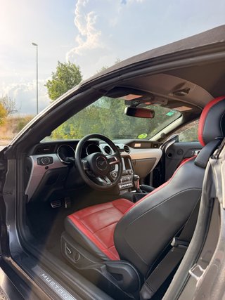 FORD MUSTANG CABRIO