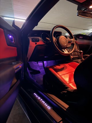 FORD MUSTANG CABRIO