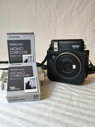 Fujifilm Instax Mini 70, 40 Fotos y Funda