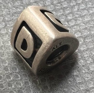 Charm Pandora Letra D