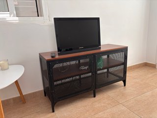 Mesa Auxiliar para Televisor Estilo Industrial