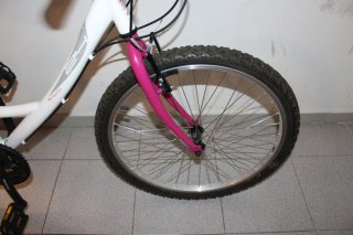 Bicicleta de Niña 24 Pulgadas. Como NUEVA.