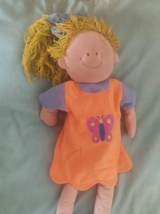 Muñeca de Trapo con Vestido Naranja