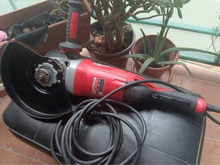 Lijadora Pulidora Milwaukee AGV 22-230 E