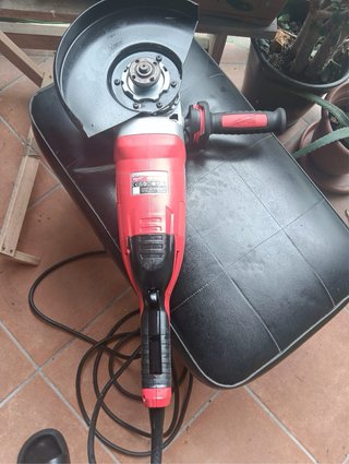 Lijadora Pulidora Milwaukee AGV 22-230 E