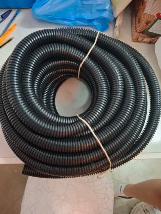 Tubo corrugado para electricidad