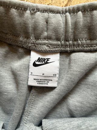 Conjunto Nike Tech Gris