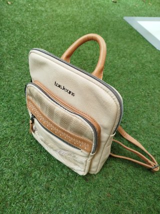 OFERTA!!!!!Mochila Lois Jeans Beige y Dorada