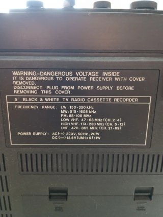 Televisor vintage antiguo con radio – Retro