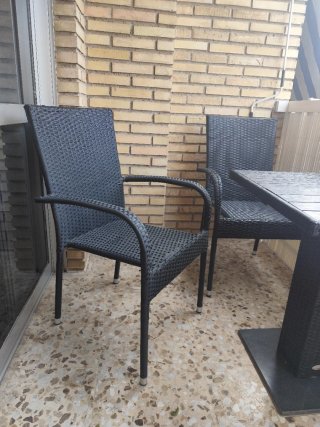 Set de Mesa y 2 Sillas de Balcón