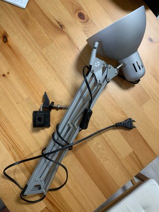 Lámpara flexo articulada para escritorio