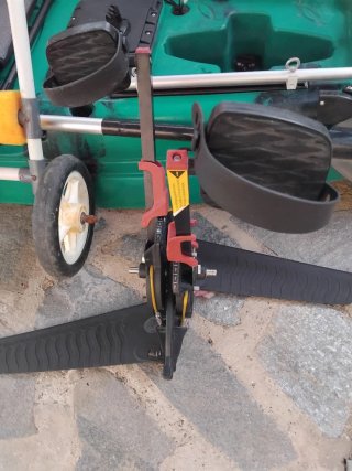 Kayak de Pesca con Pedalera