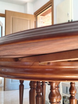 Mesa Extensible de Madera y 4 Sillas