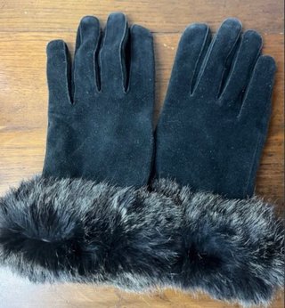 Elegantes guantes de mujer con pelo