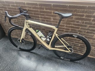 BMC Roadmachine ONE Carbono Ultegra Di2 Talla 54