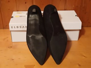 ZAPATO SALÓN NEGRO ANTE TACÓN BAJO N°39.