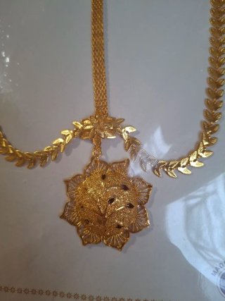 Tiara Hindú Color Oro