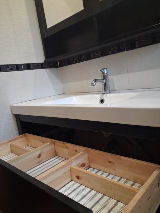 Mueble de baño y lavabo casi nuevo