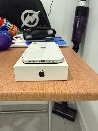 iPhone 11 Blanco/Plateado