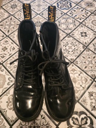 Botas Dr. Martens AirWair Charol Negro Talla 36