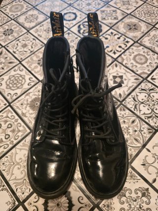 Botas Dr. Martens AirWair Charol Negro Talla 36