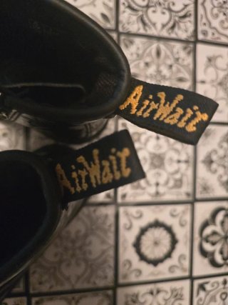 Botas Dr. Martens AirWair Charol Negro Talla 36