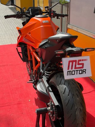 KTM 1390 SuperDuke R
