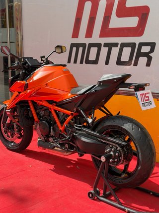 KTM 1390 SuperDuke R