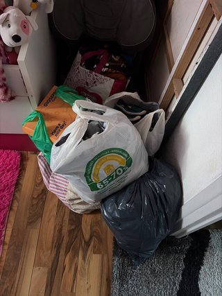 Lote Ropa y Calzado Niño Talla 6-7 son seis bolsas