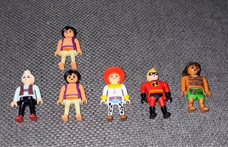 Figuras Kinder  disney playmobil