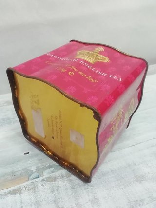 Lata de té Queen Elizabeth II 2005
