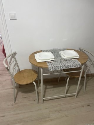 Conjunto de Mesa y 2 Sillas